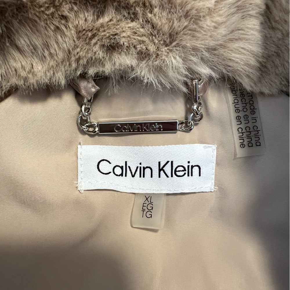 NWT Calvin Klein Tan Quilted Vest with Faux Fur Collar Size Women’s XL Color Tan - Picture 7 of 12